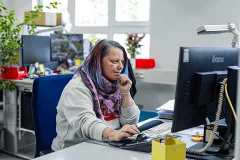 Berufsfeld Büroarbeit - Mitarbeiterin am PC