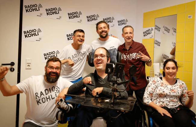 Das Team von Radio Kohli mit Studiogast Klaas Heufer-Umlauf