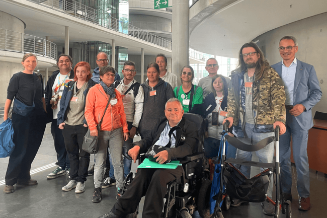 Zum Schichtwechsel 2025 besucht der Werkstattrat von Mosaik den Deutschen Bundestag