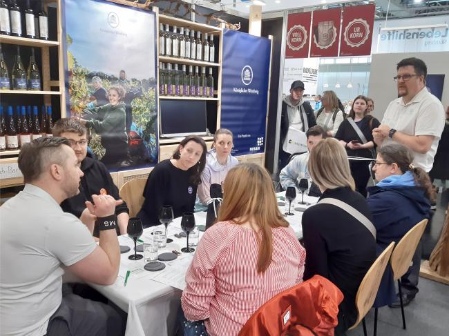 Mosaik-Stand bei der Werkstätten:Messe