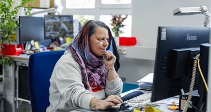 Berufsfeld Büroarbeit - Mitarbeiterin am PC