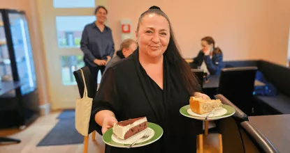 Im Café Schoeler Schlösschen gibt es ab sofort selbst gebackenen Kuchen von Caféleiterin Manuela Bossenberger