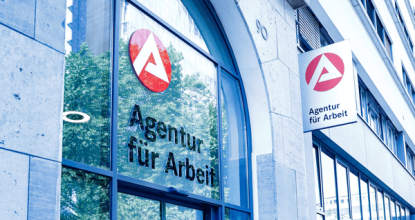 Eingang Mosaik-Kantine Charlottenstraße in der Agentur für Arbeit Berlin-Mitte