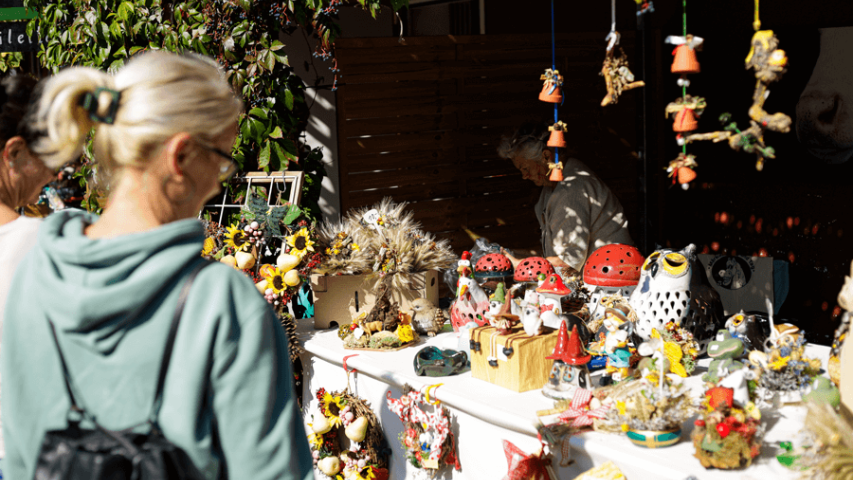 Erntedankfest in Kuhhorst 2024 - Marktstände mit viel Kunsthandwerk