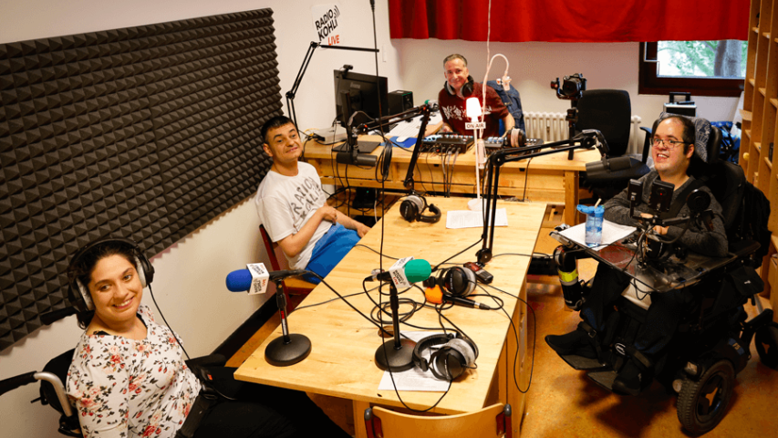 Das Studio von Radio Kohli mit unserem inklusiven Team