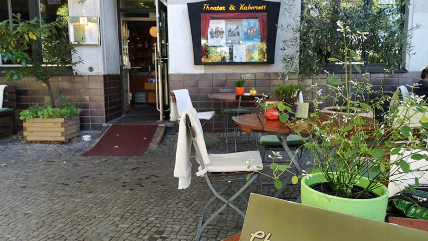 Eingang des Restaurants Charlottchen in Berlin-Charlottenburg